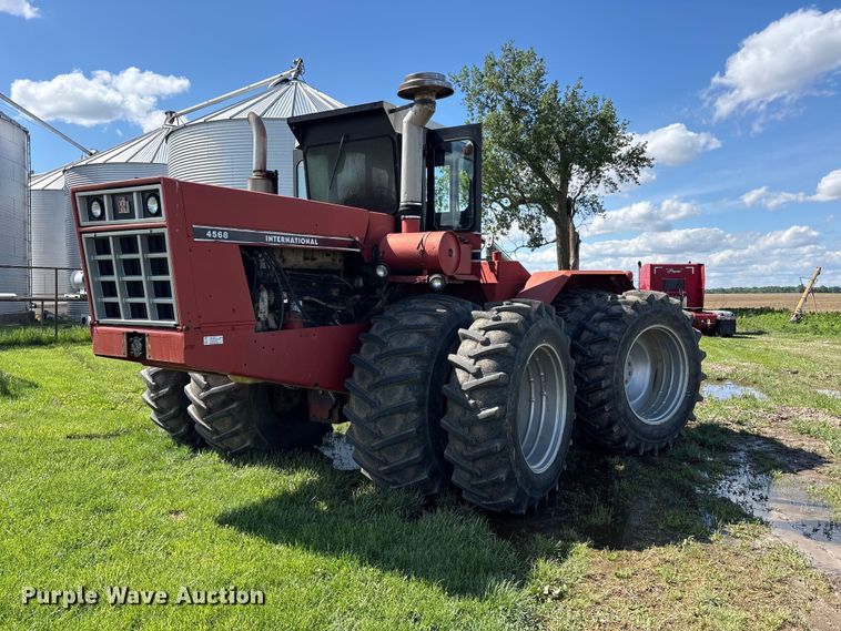 1976 International Harvester 4568 4WD tractor - YA3413