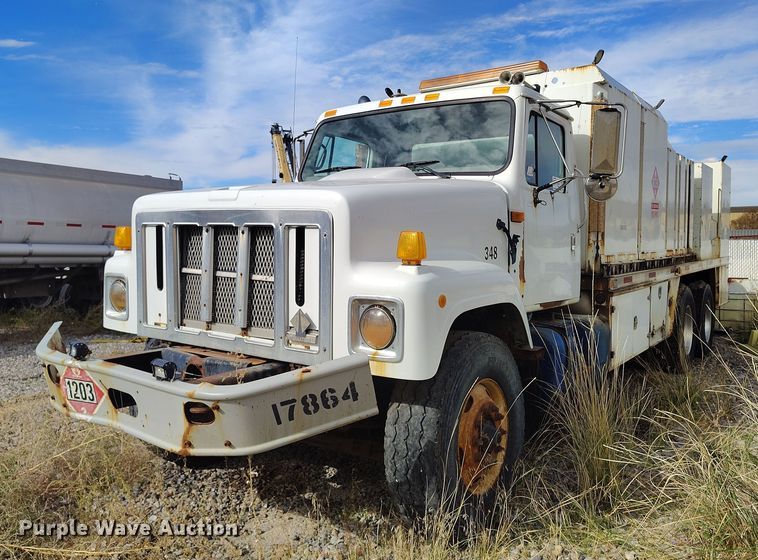 2003 International fuel / lube truck - DP5106