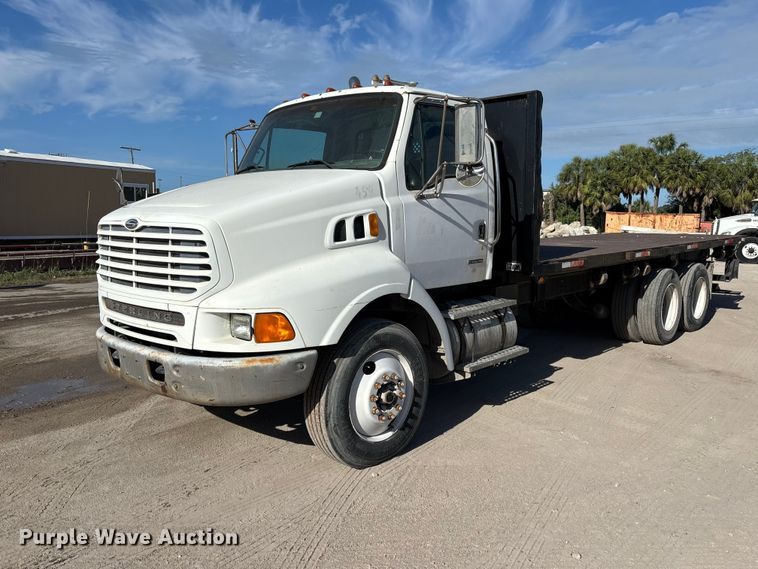 2001 Sterling flatbed truck - DU0476