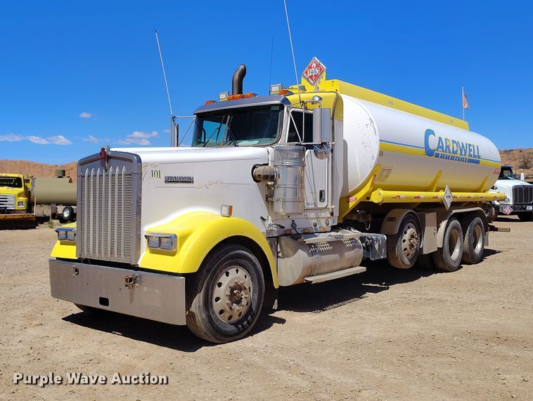 2009 Kenworth W900 fuel truck - ED0102