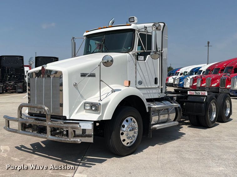 2019 Kenworth T800 semi truck - ED5226