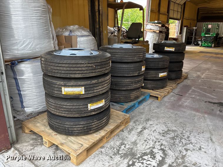 (15) Ground speed 255/70R22.5 tires and wheels - EO4208