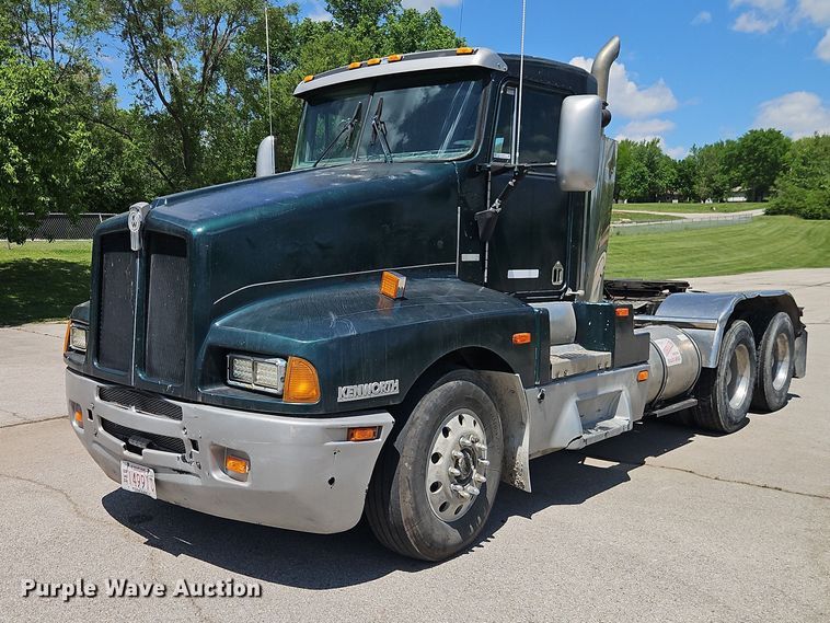 1993 Kenworth T660 semi truck - EO7303