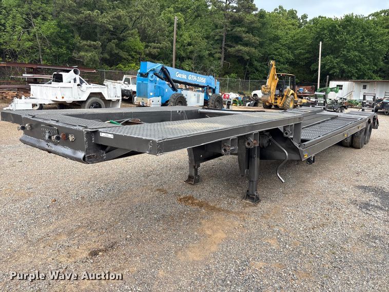 1945 Fruehauf drop deck equipment trailer - EV2944