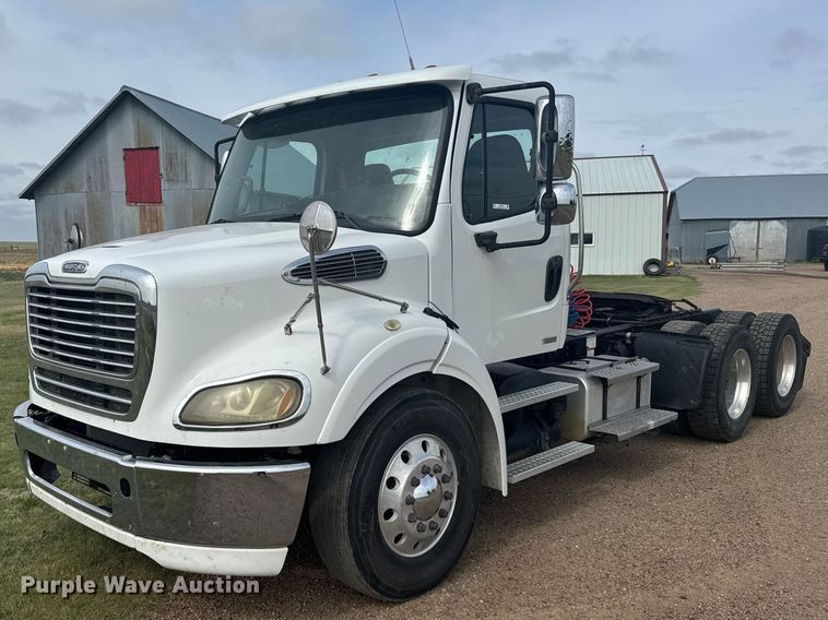 2012 Freightliner M2 112 semi truck - FB7309