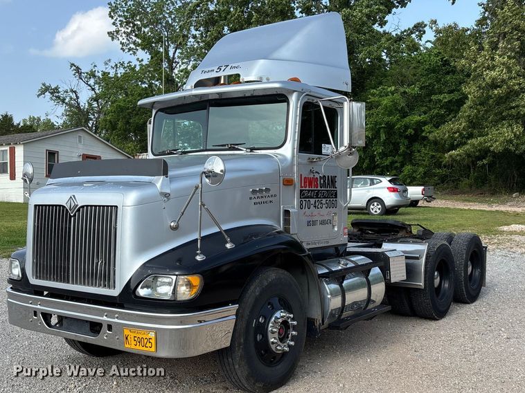 1998 International 9200  semi truck - FG0328