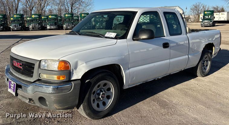 2006 GMC Sierra 1500 Ext. Cab pickup truck - FG1091