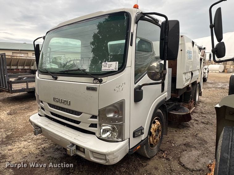 2016 Isuzu NQR street sweeper truck - FK1420
