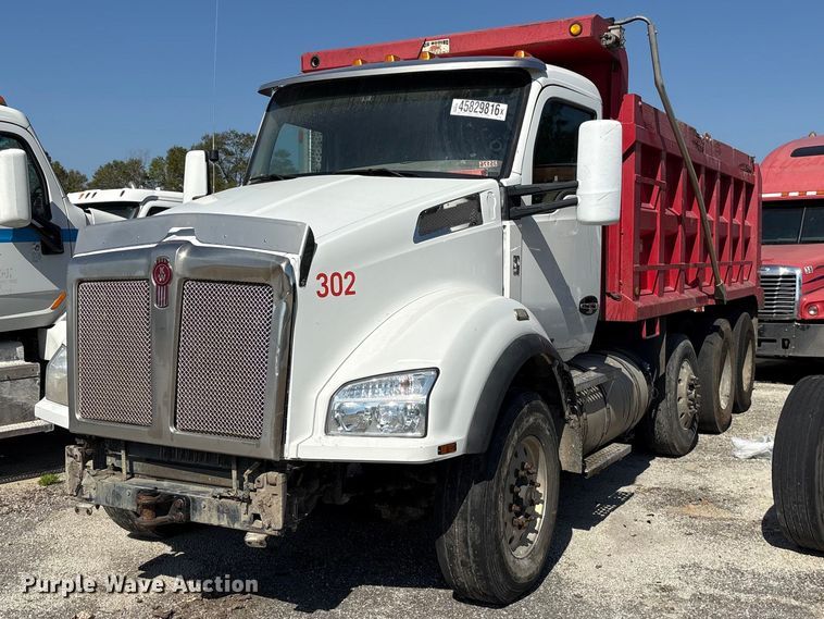 2015 Kenworth T880 dump truck - YA3013