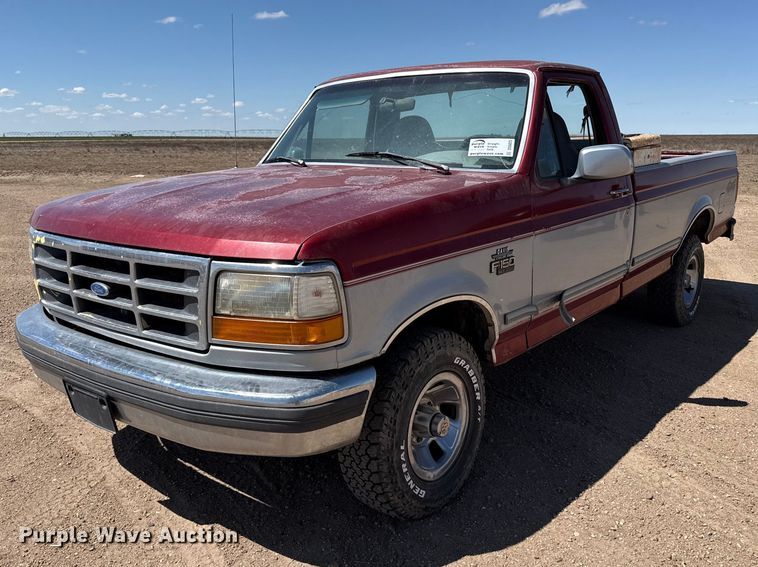 1996 Ford F150 pickup truck - DS6825