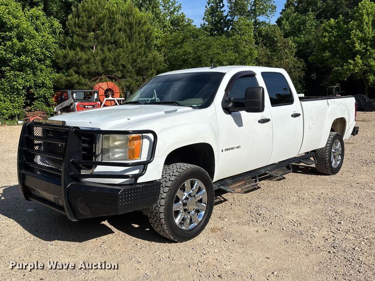 2009 GMC Sierra 2500HD Crew Cab pickup truck - DV4300