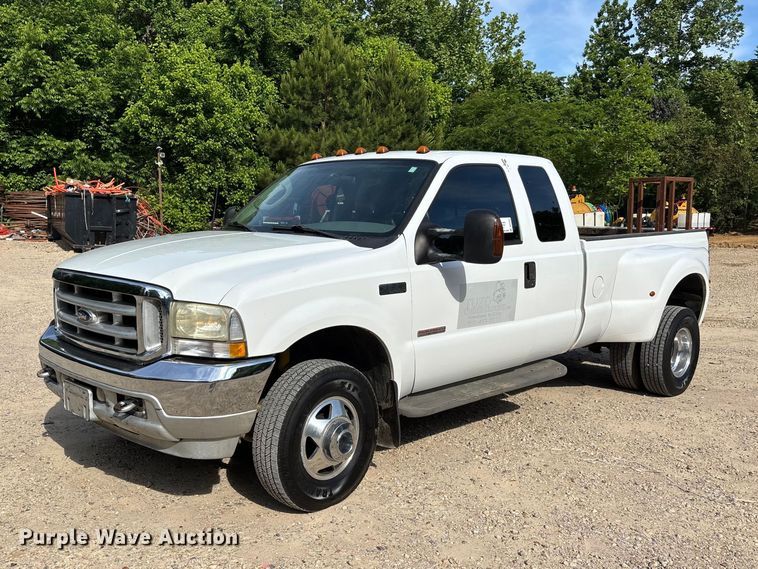 2003 Ford F350 Super Duty Ext. Cab pickup truck - DV4301