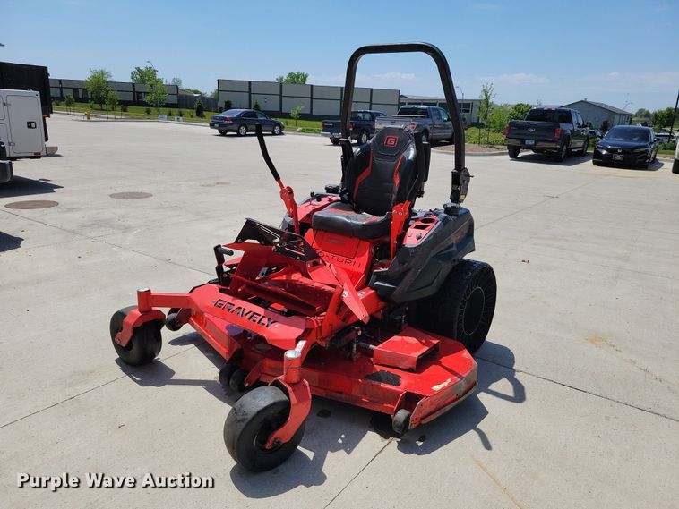 ハーベスター Farm Equipment For Sale Near Iowa City | Purple Wave Auction