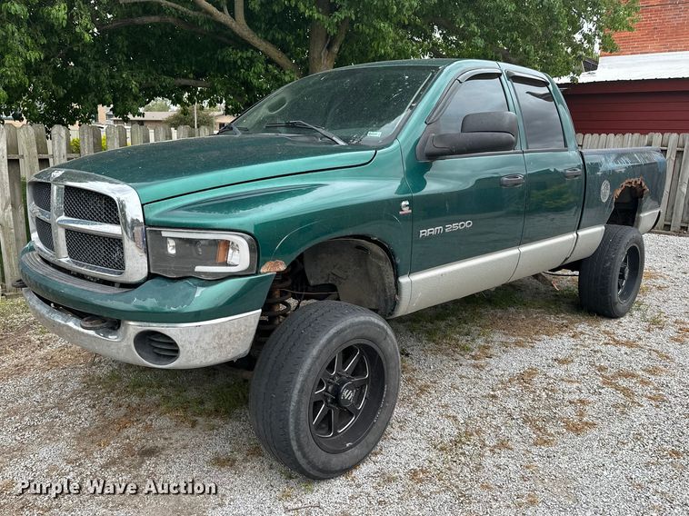2003 Dodge Ram 2500 Crew Cab pickup truck - EA4853