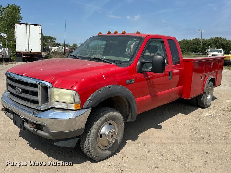 1999 Ford F250 Super Duty Ext. Cab utility bed pickup truck - EA4880
