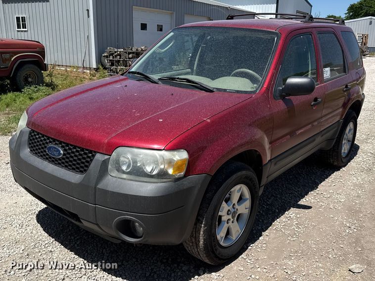 2005 Ford Escape SUV - EC4593