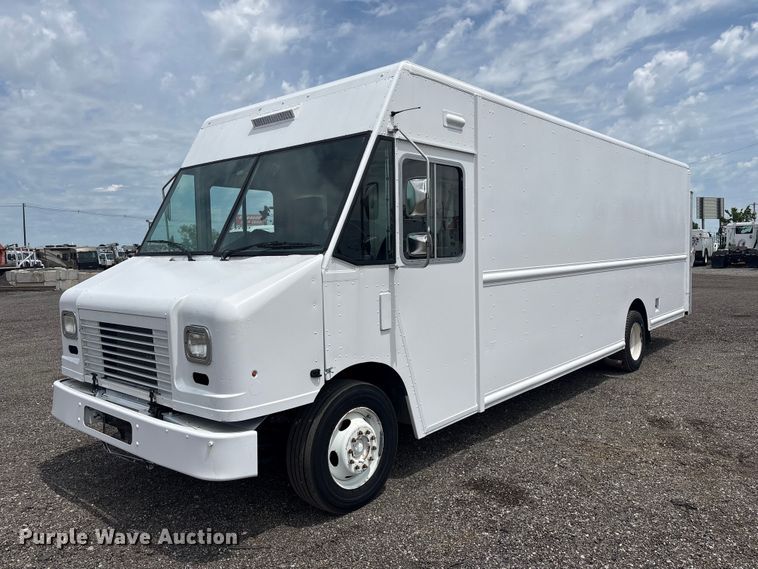 2016 Ford F59 delivery truck - EG9039