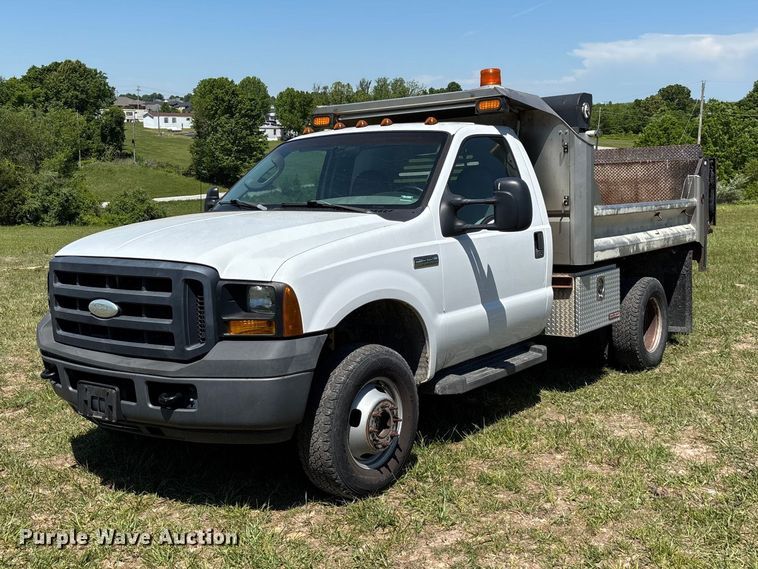 2006 Ford F350 Super Duty dump bed pickup truck - EO4243