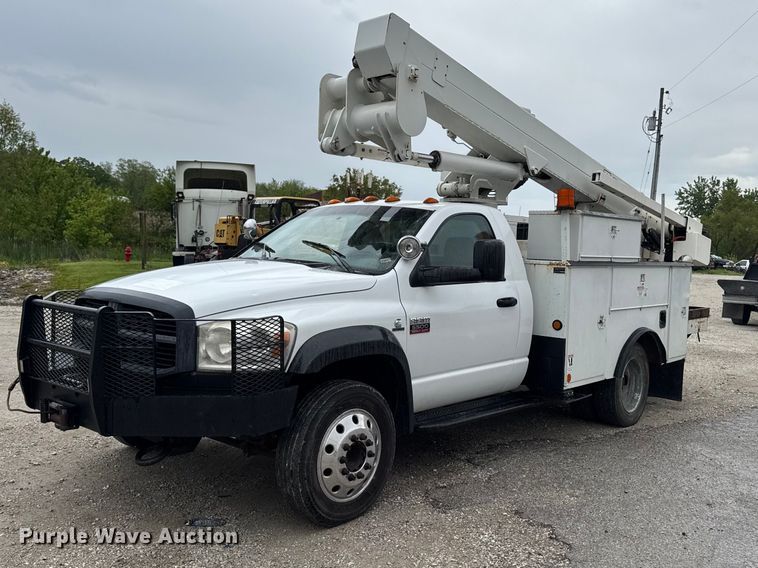 2009 Dodge Ram 5500 bucket truck - ER0495