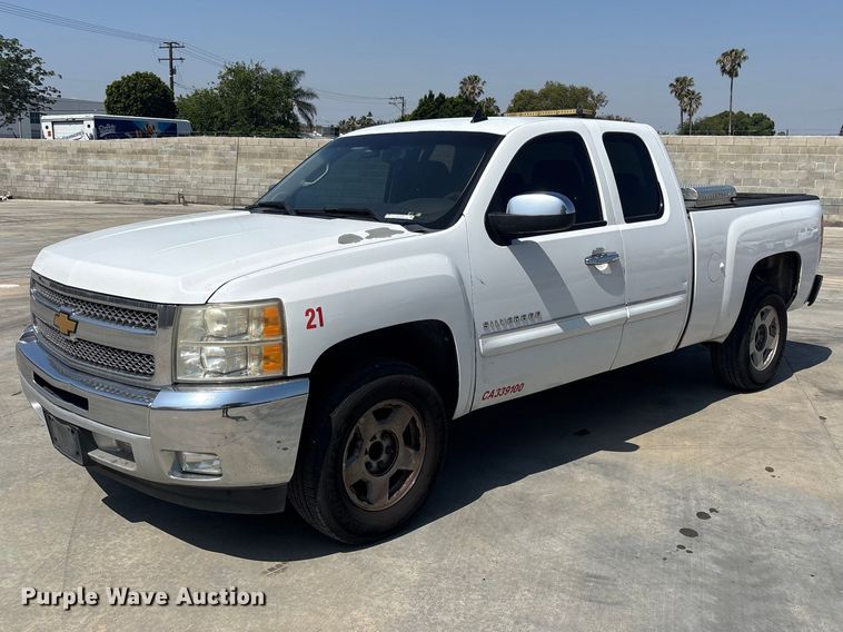 2012 Chevrolet Silverado 1500 Ext. Cab pickup truck - ER7589