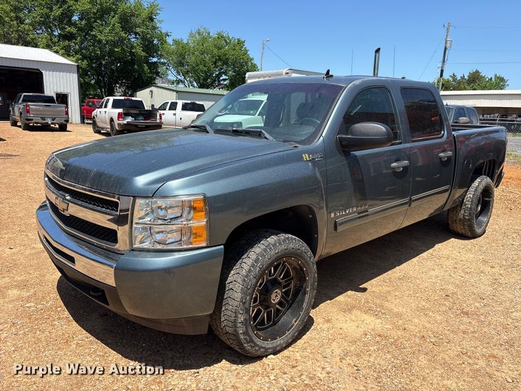 2009 Chevrolet Silverado Hybrid Crew Cab pickup truck - ET2071