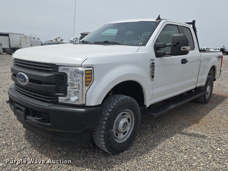 2019 Ford F250 Super Duty Ext. Cab pickup truck - ET5024