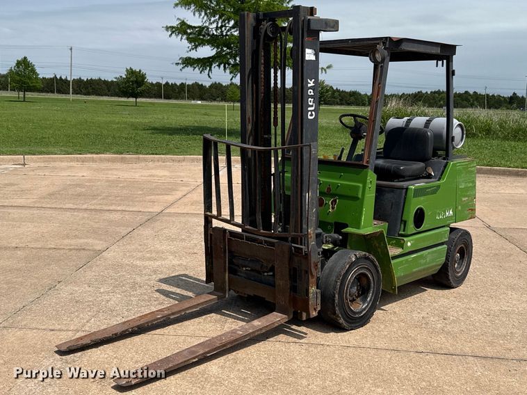 Clark GPX25 forklift - ET6092