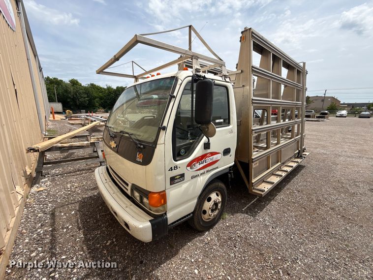 2005 Chevrolet W35042 flatbed truck - ET6101