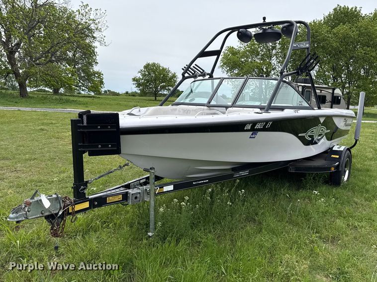 2001 CTC ProAir Sport Nautique boat - ET6106