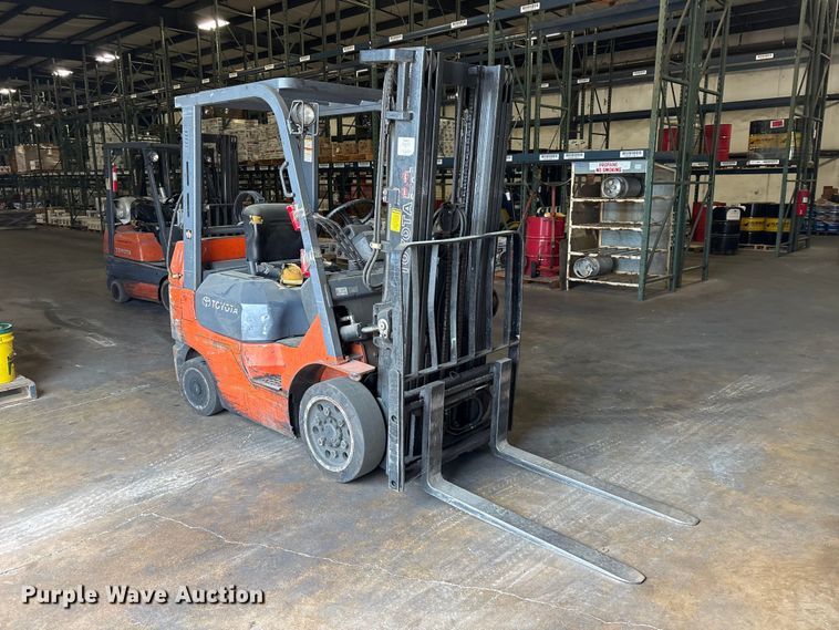 Toyota 7FGCU25 forklift - EU0564