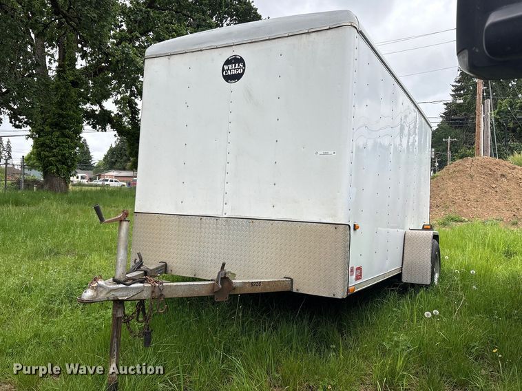2002 Wells Cargo TW121 enclosed cargo trailer - EU8693