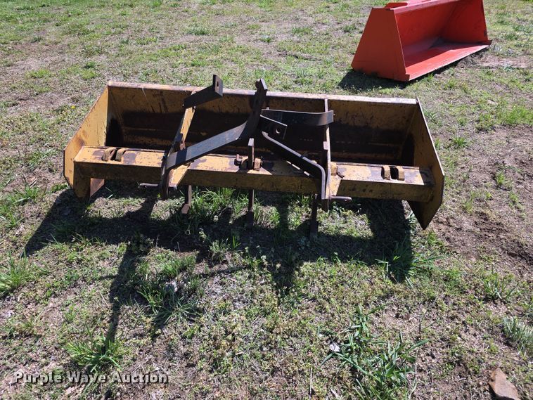 Tractor attachments - EV2156