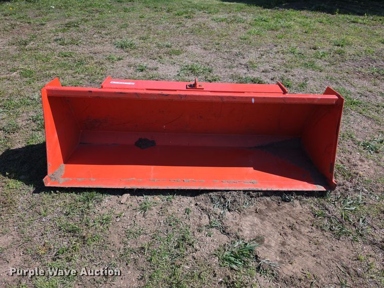 Kubota skid steer bucket - EV2158