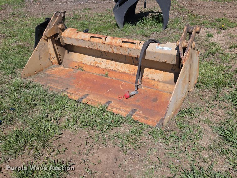 Bobcat 68 combo BKT  four in one skid steer bucket - EV2162
