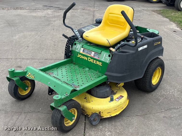 2011 John Deere 2225 42C ZTR lawn mower - EW0071