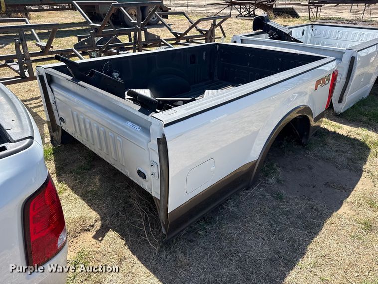 Ford pickup truck bed - EW4578