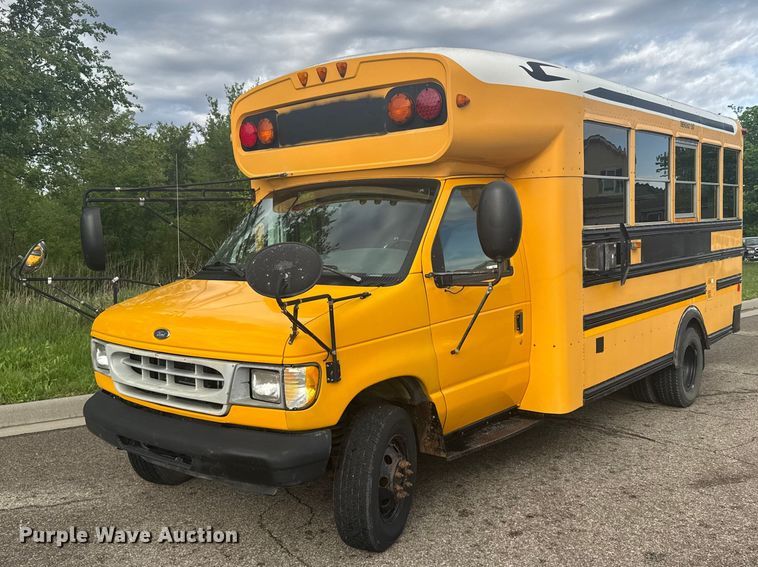 2001 Ford E450 school bus - FB7273