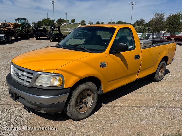 1999 Ford F150 pickup truck - FB7321