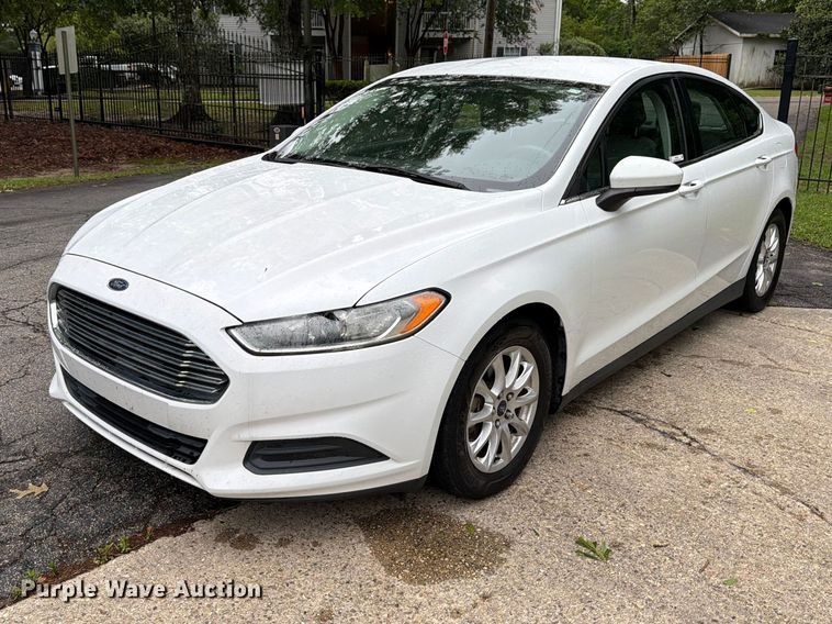 2016 Ford Fusion  - FB8138
