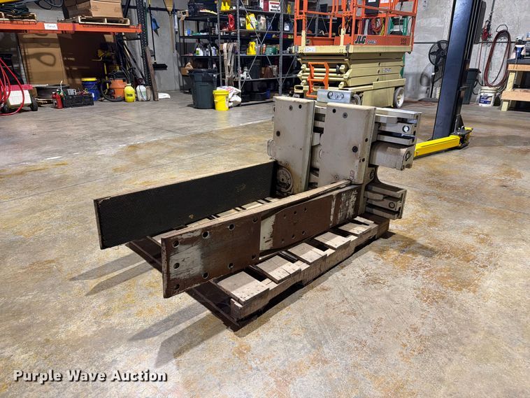 Cascade 40D-CTS-13A RO rotating clamp forklift attachment - FC3062