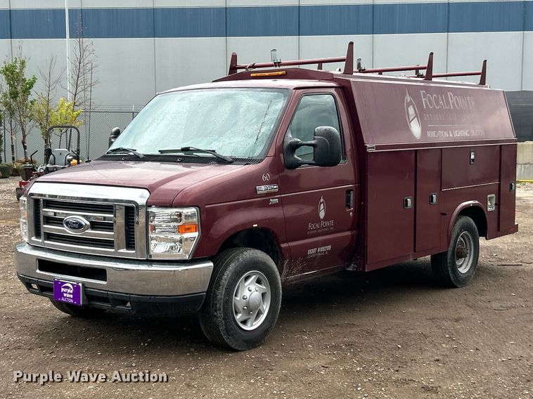 2017 Ford E350 Super Duty utility van - FC5416