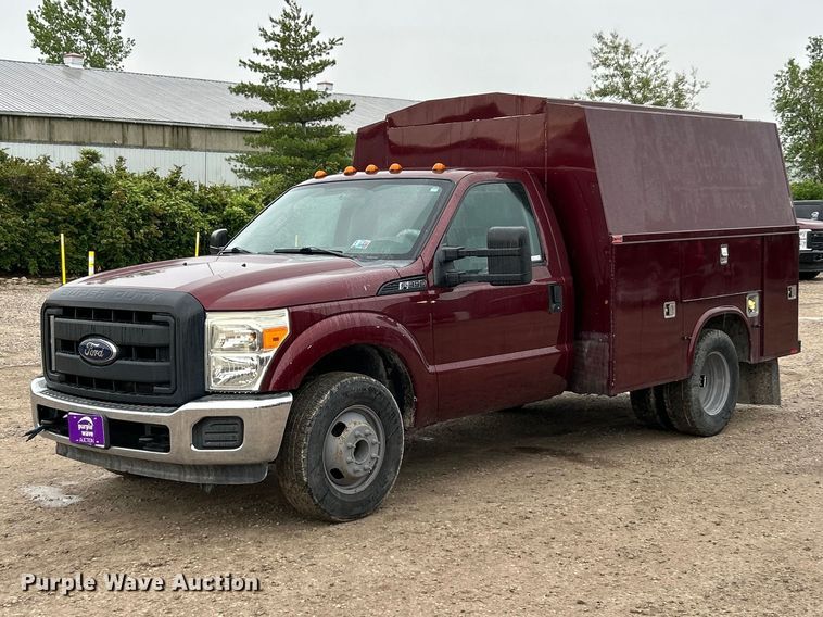 2013 Ford F350 Super Duty utility bed pickup truck - FC5471