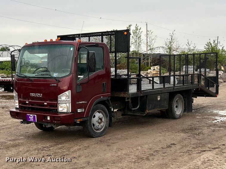 2015 Isuzu NPR HD flatbed truck - FC5472