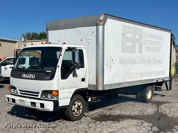 2005 Isuzu NPR-HD box truck - FC5475