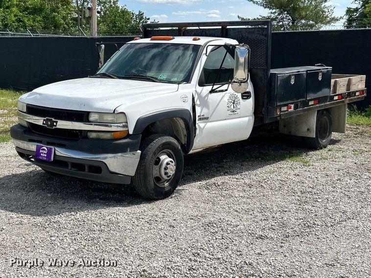2002 Chevrolet Silverado 3500 flatbed pickup truck - FC5478