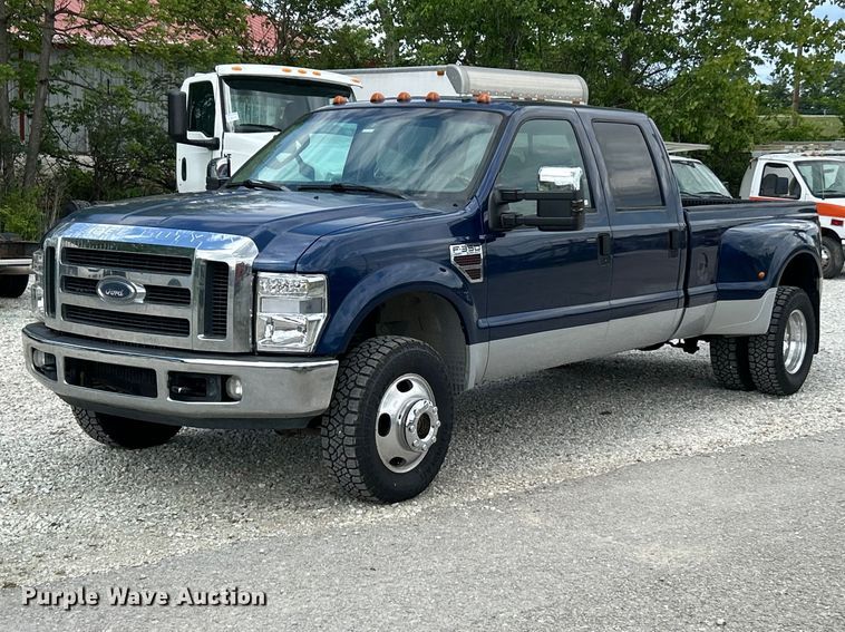 2008 Ford F350 Super Duty Crew Cab pickup truck - FC5499