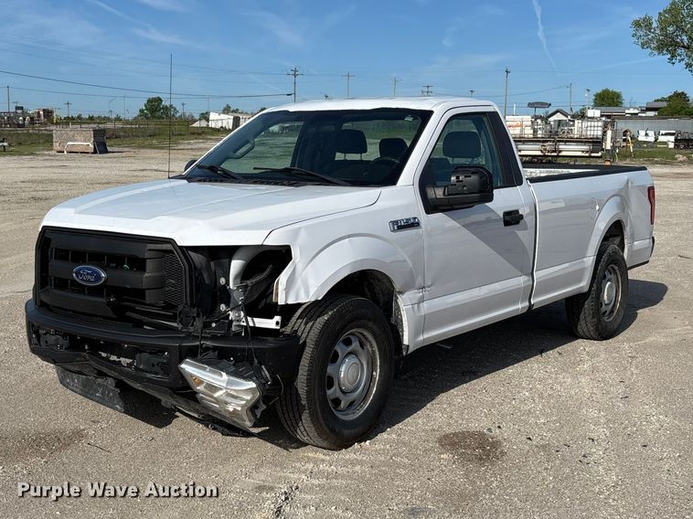 2016 Ford F150 XL pickup truck - FC5588