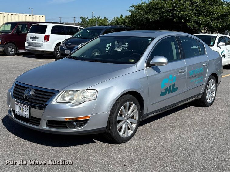 2010 Volkswagen Passat  - FC5634