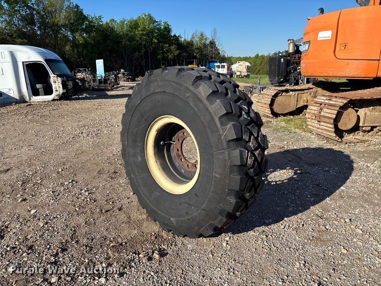 Goodyear Unisteel 16.00R20 tire and wheel - FC5649