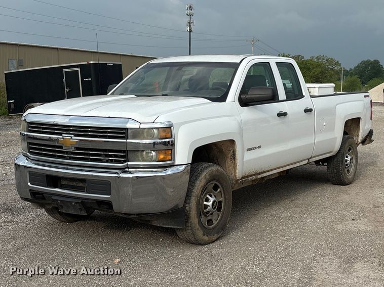2015 Chevrolet Silverado 2500HD Ext. Cab pickup truck - FG0316